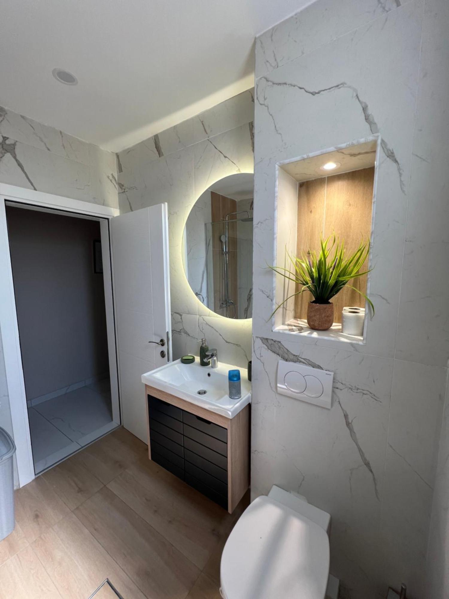Apartment Luxury Explorer Podgorica Eksteriør billede